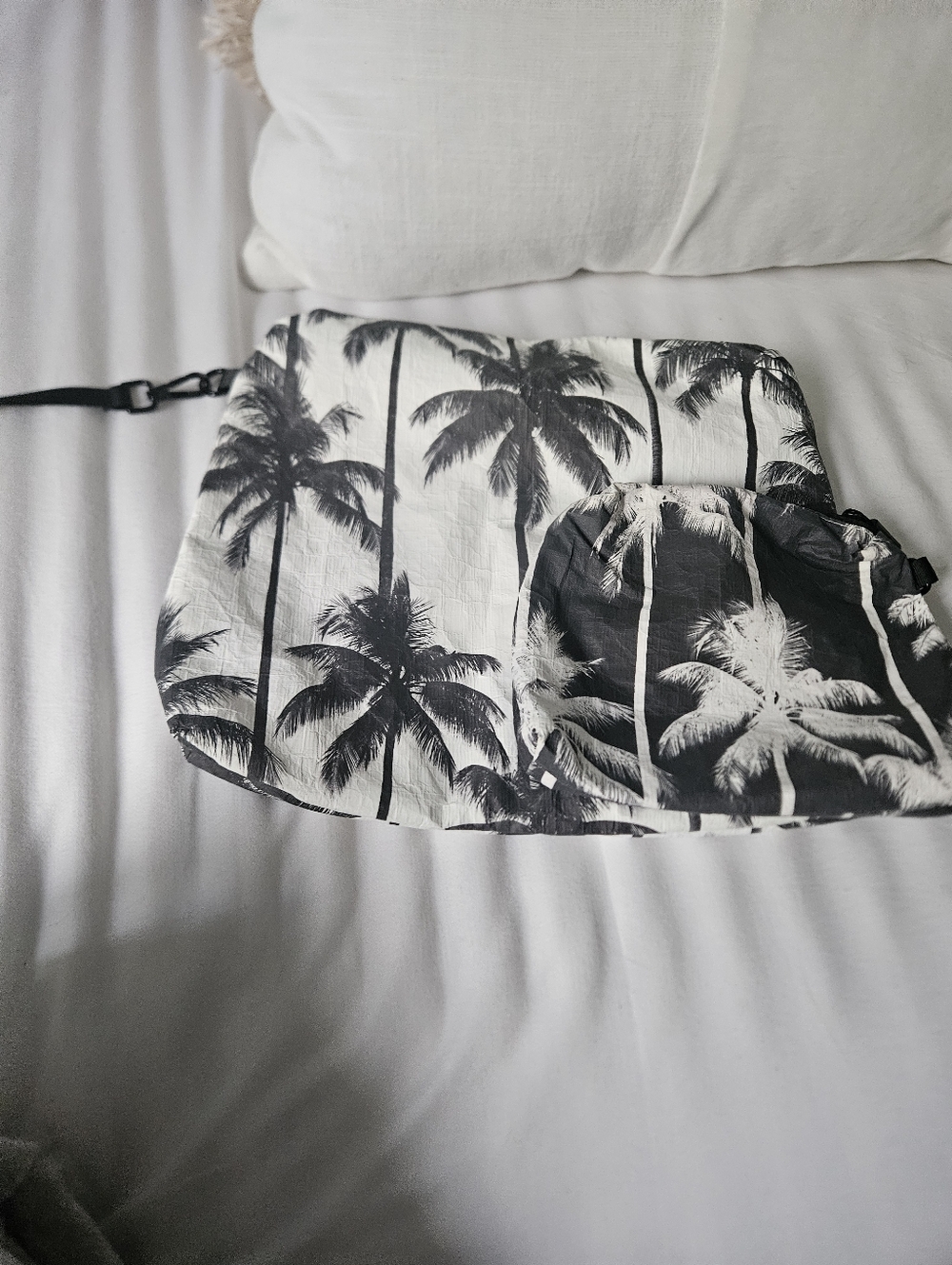Palm Tree Print cosmetic Bags